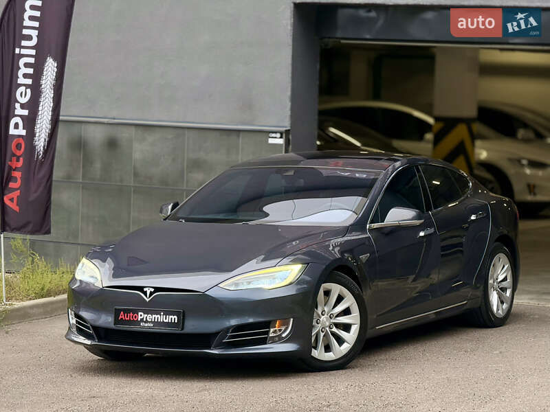 Tesla Model S 2016