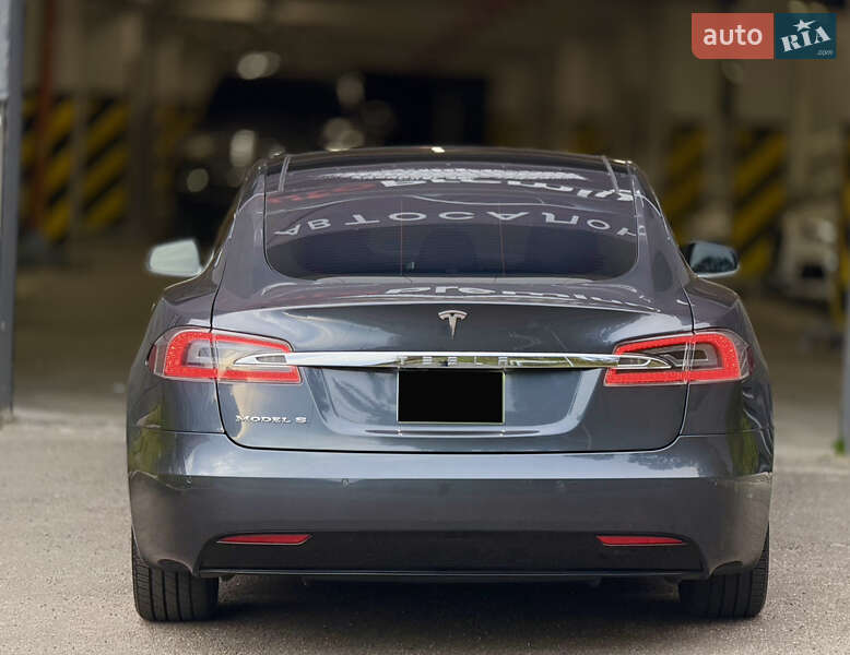 Лифтбек Tesla Model S 2016 в Харькове