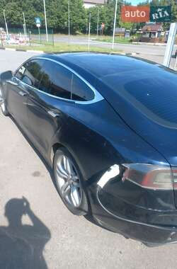 Ліфтбек Tesla Model S 2014 в 