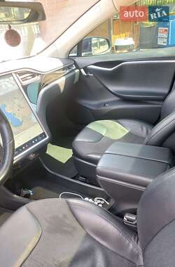Ліфтбек Tesla Model S 2014 в 
