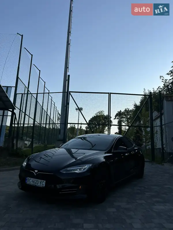 Tesla Model S 2016