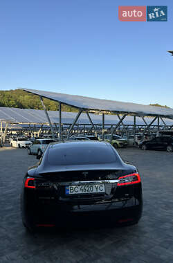 Лифтбек Tesla Model S 2016 в Львове