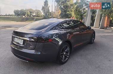 Лифтбек Tesla Model S 2016 в 