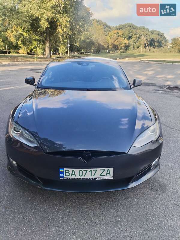 Tesla Model S 2016