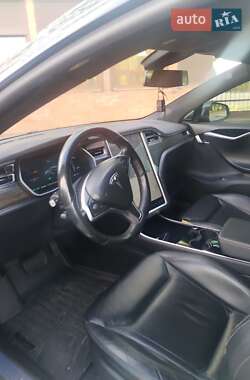 Лифтбек Tesla Model S 2016 в 