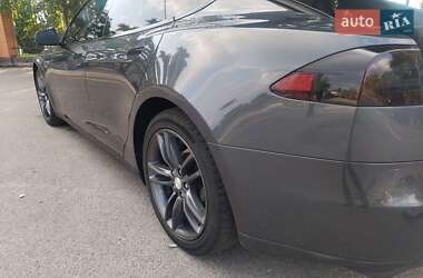 Лифтбек Tesla Model S 2016 в 