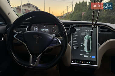 Лифтбек Tesla Model S 2012 в 