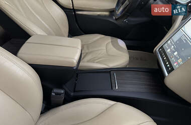 Лифтбек Tesla Model S 2012 в 