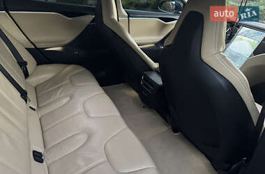 Лифтбек Tesla Model S 2012 в 