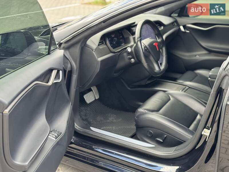Ліфтбек Tesla Model S 2018 в Рівному