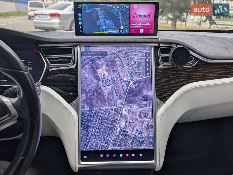 Ліфтбек Tesla Model S 2016 в Києві