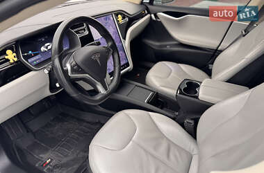 Лифтбек Tesla Model S 2014 в 