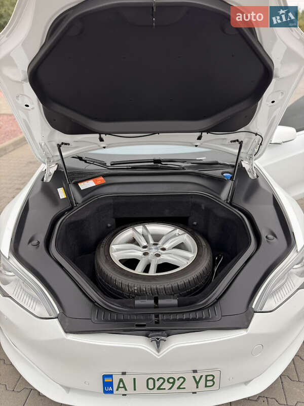 Лифтбек Tesla Model S 2014 в Киеве