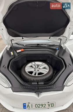Лифтбек Tesla Model S 2014 в 