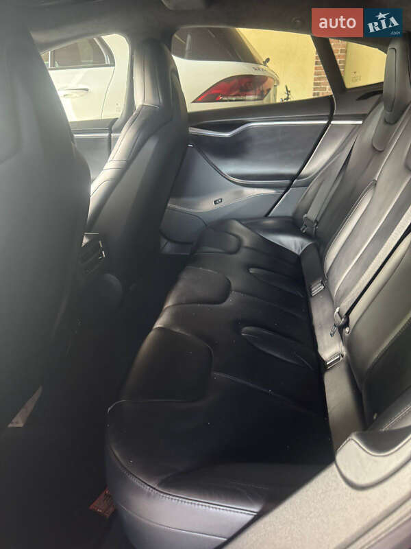 Лифтбек Tesla Model S 2015 в Днепре фото 7 Лифтбек Tesla Model S 2015 в Днепре