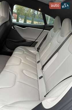 Ліфтбек Tesla Model S 2015 в 