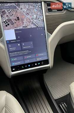Ліфтбек Tesla Model S 2015 в 