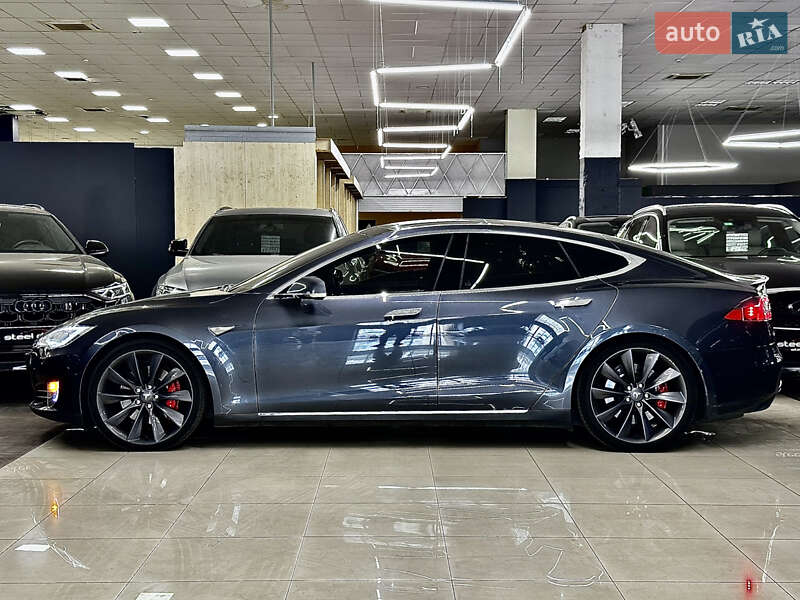 Лифтбек Tesla Model S 2015 в Николаеве