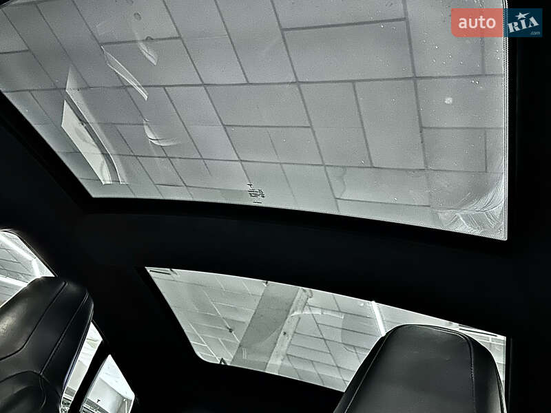 Лифтбек Tesla Model S 2015 в Николаеве