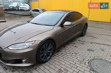 Tesla Model S 2015
