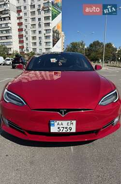 Tesla Model S 2016