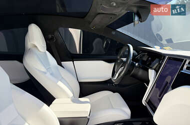 Лифтбек Tesla Model S 2017 в 