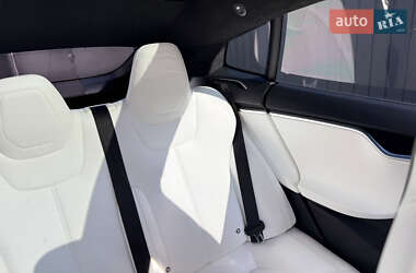 Лифтбек Tesla Model S 2017 в 