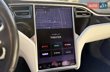 Лифтбек Tesla Model S 2017 в 