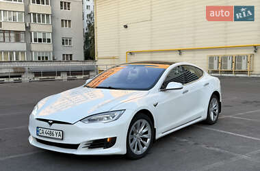 Ліфтбек Tesla Model S 2017 в Черкасах