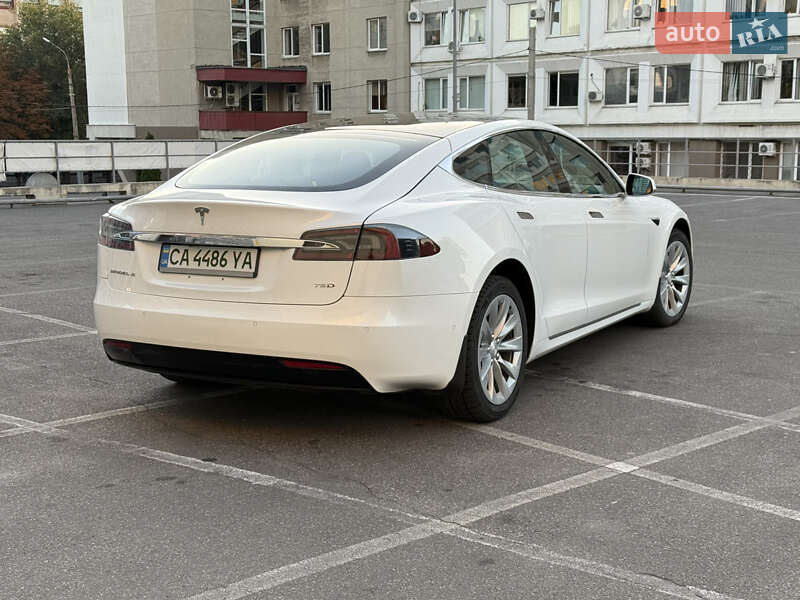 Ліфтбек Tesla Model S 2017 в Черкасах
