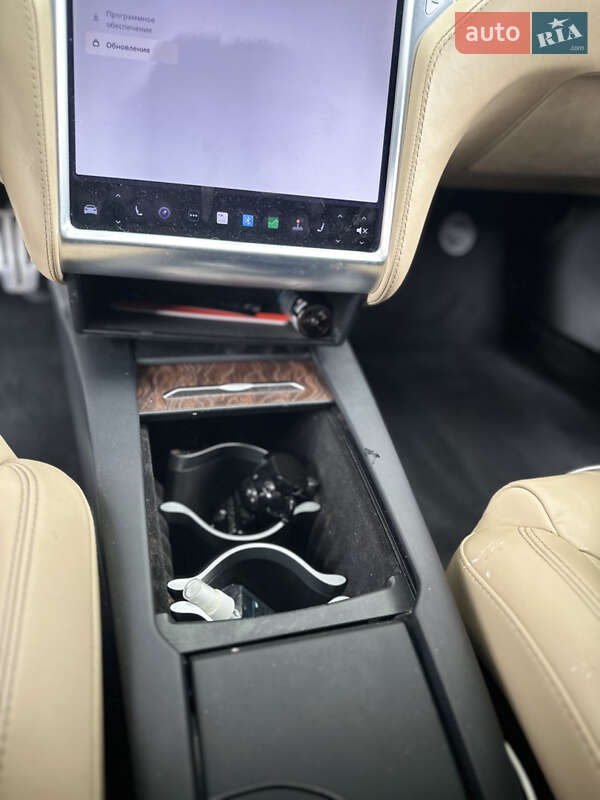 Ліфтбек Tesla Model S 2017 в Києві