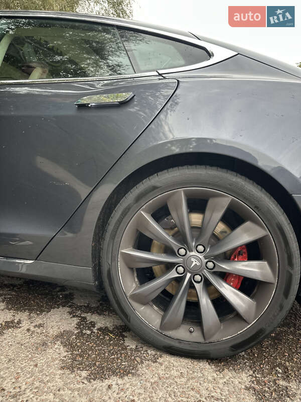 Ліфтбек Tesla Model S 2017 в Києві