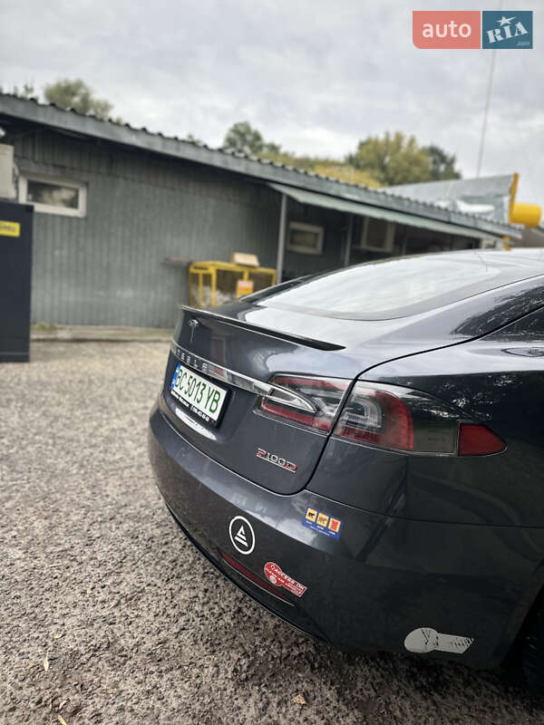 Ліфтбек Tesla Model S 2017 в Києві