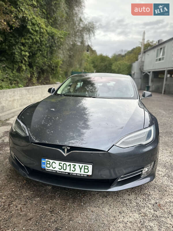 Ліфтбек Tesla Model S 2017 в Києві