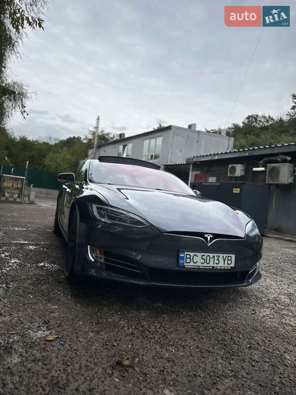 Ліфтбек Tesla Model S 2017 в Києві