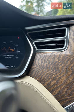 Ліфтбек Tesla Model S 2017 в 
