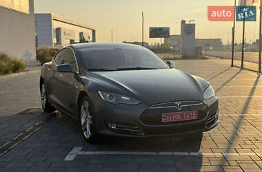 Лифтбек Tesla Model S 2014 в 