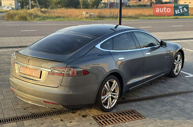 Лифтбек Tesla Model S 2014 в 