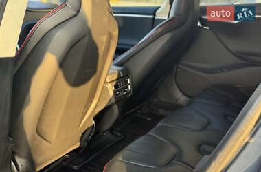 Лифтбек Tesla Model S 2014 в 