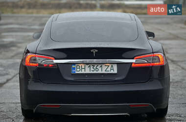 Лифтбек Tesla Model S 2014 в 