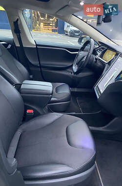 Лифтбек Tesla Model S 2014 в 