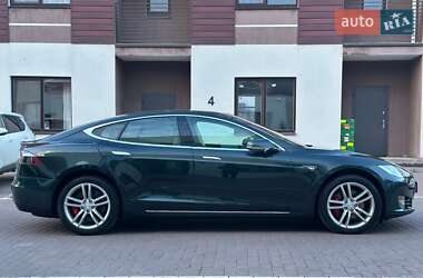 Ліфтбек Tesla Model S 2015 в 
