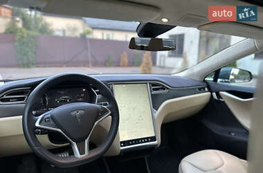 Ліфтбек Tesla Model S 2015 в 