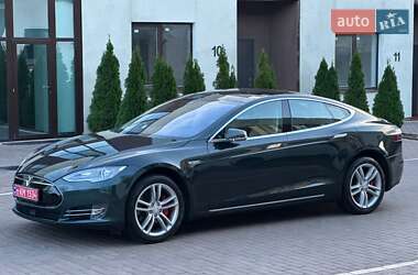 Tesla Model S 2015