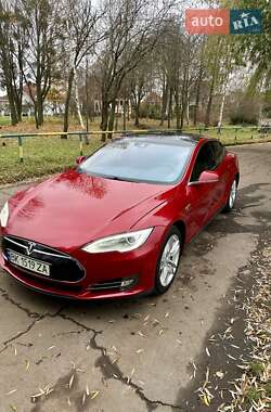 Tesla Model S 2015