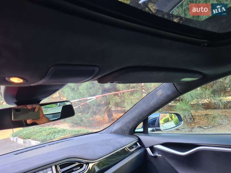 Ліфтбек Tesla Model S 2015 в Одесі