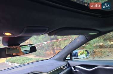 Лифтбек Tesla Model S 2015 в 