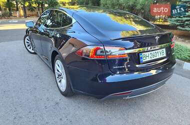 Лифтбек Tesla Model S 2015 в 