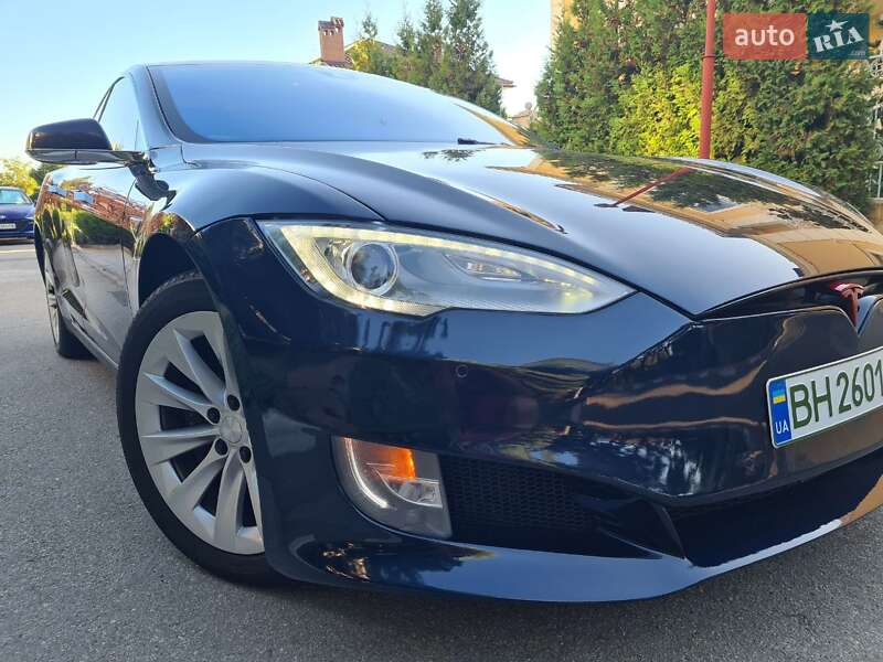 Ліфтбек Tesla Model S 2015 в Одесі