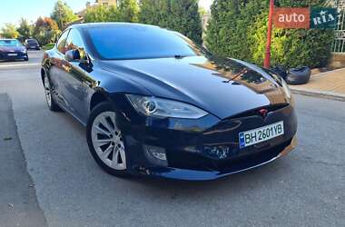 Tesla Model S 2015